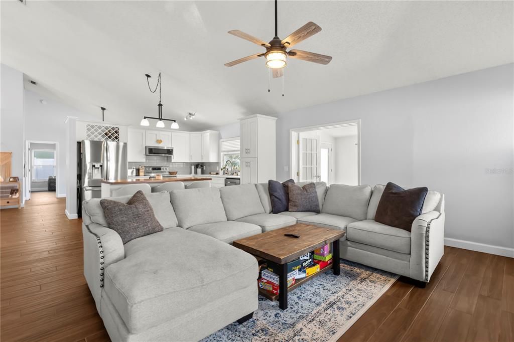 For Sale: $460,000 (3 beds, 2 baths, 2025 Square Feet)