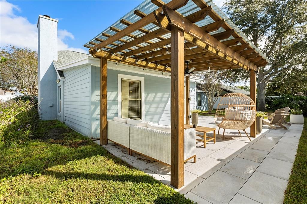 For Sale: $460,000 (3 beds, 2 baths, 2025 Square Feet)