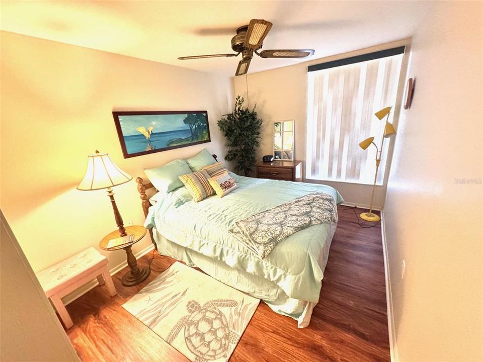 For Sale: $120,000 (2 beds, 1 baths, 825 Square Feet)