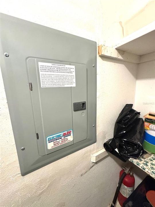 For Sale: $120,000 (2 beds, 1 baths, 825 Square Feet)