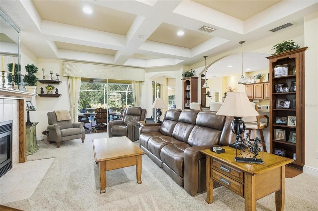 На продажу: $575,000 (3 спален, 2 ванн, 2154 Квадратных фут)