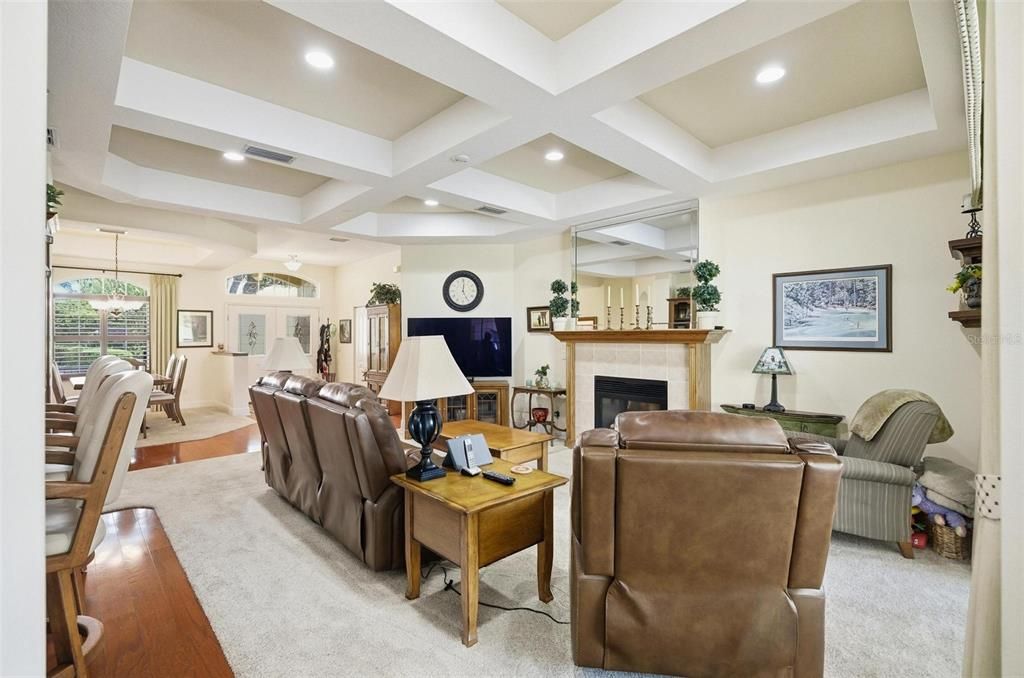 На продажу: $575,000 (3 спален, 2 ванн, 2154 Квадратных фут)