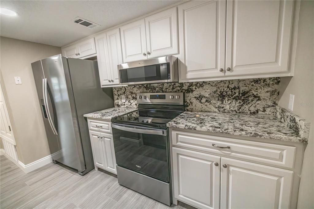 待售: $219,900 (3 贝兹, 2 浴室, 1317 平方英尺)