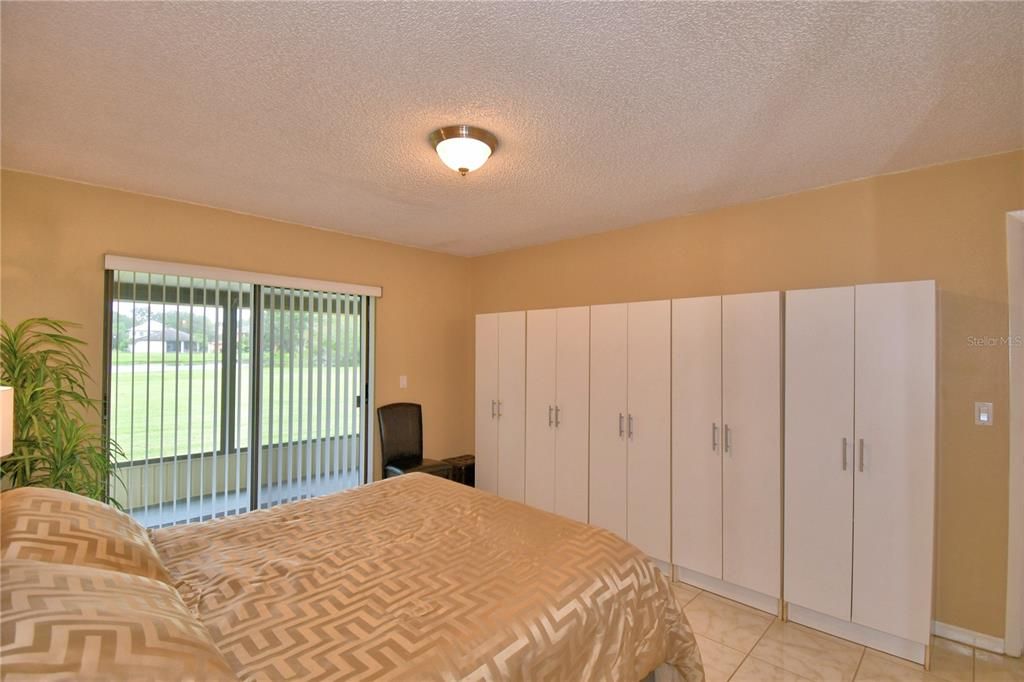 For Sale: $130,000 (2 beds, 2 baths, 812 Square Feet)