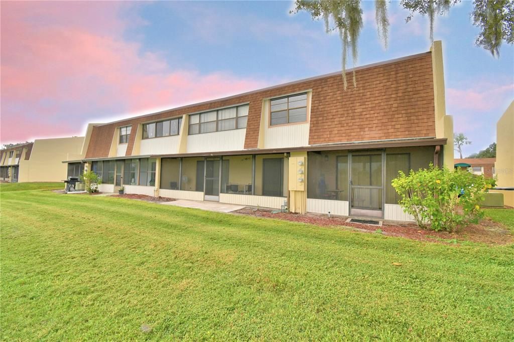 For Sale: $130,000 (2 beds, 2 baths, 812 Square Feet)