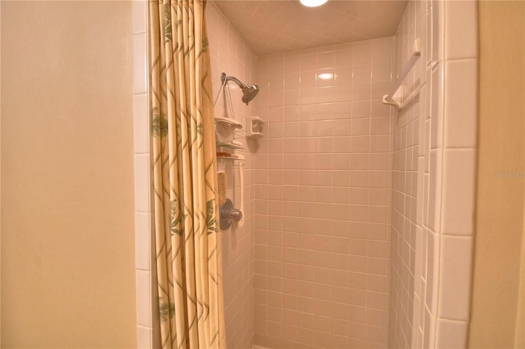 For Sale: $130,000 (2 beds, 2 baths, 812 Square Feet)