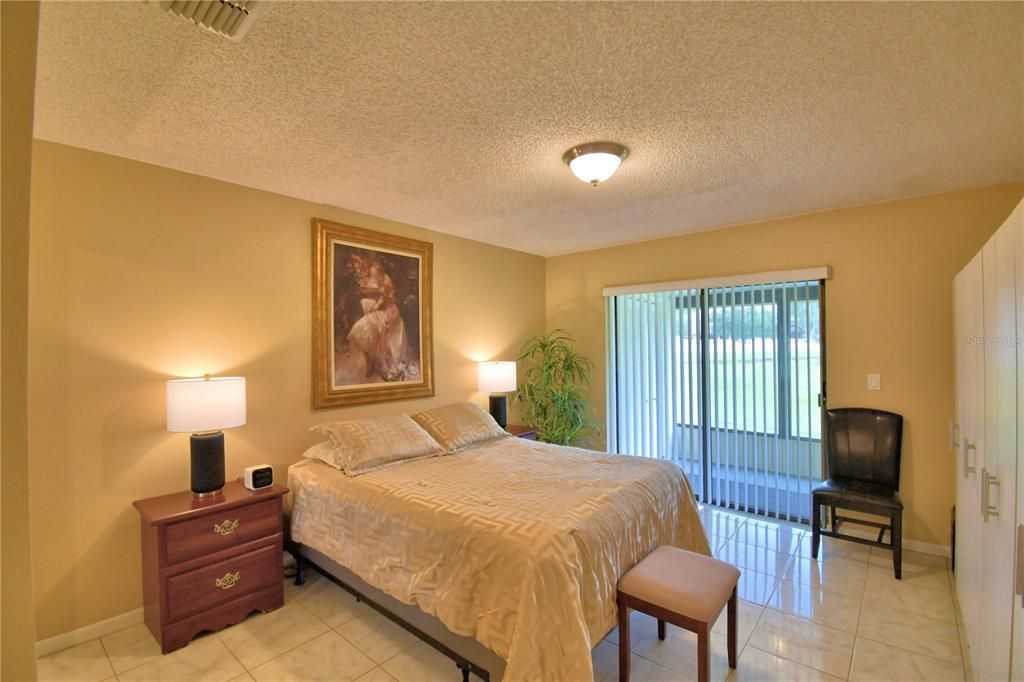 For Sale: $130,000 (2 beds, 2 baths, 812 Square Feet)