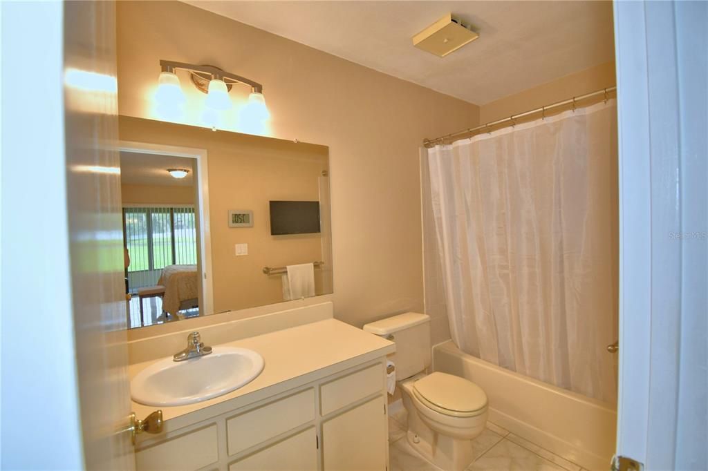 For Sale: $130,000 (2 beds, 2 baths, 812 Square Feet)