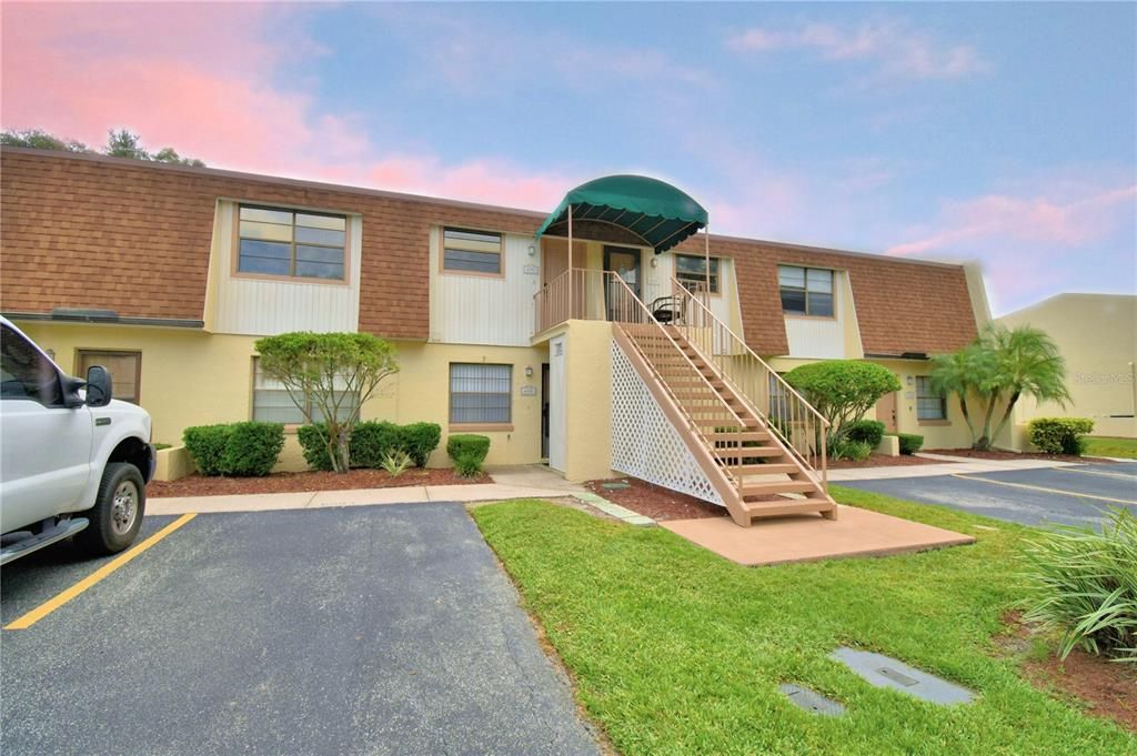 For Sale: $130,000 (2 beds, 2 baths, 812 Square Feet)