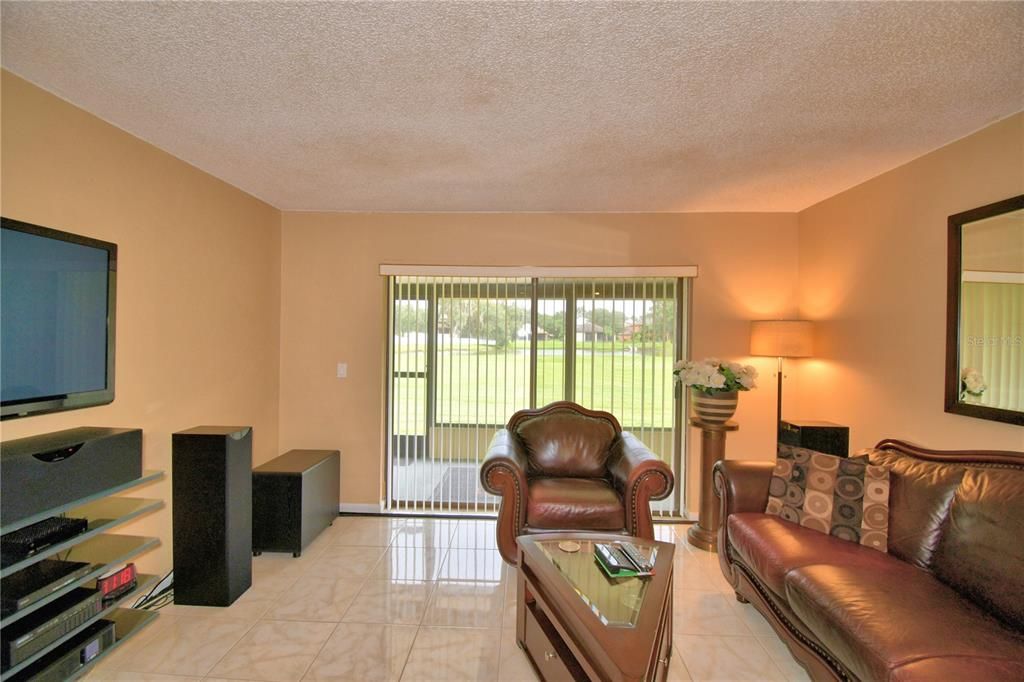 For Sale: $130,000 (2 beds, 2 baths, 812 Square Feet)