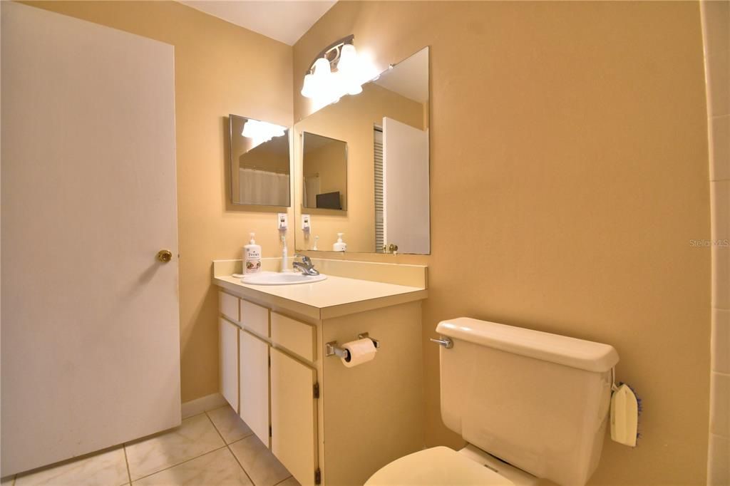 For Sale: $130,000 (2 beds, 2 baths, 812 Square Feet)