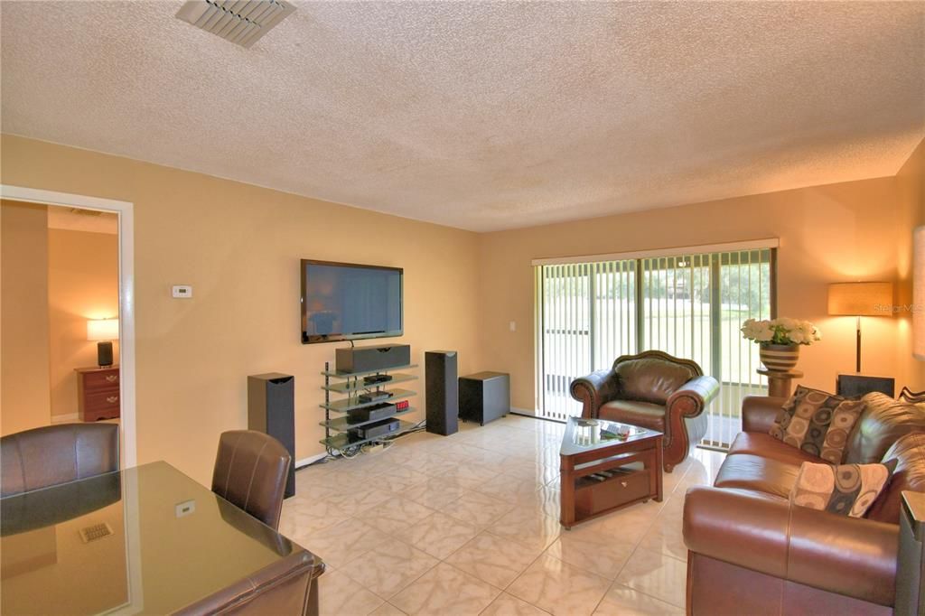 For Sale: $130,000 (2 beds, 2 baths, 812 Square Feet)