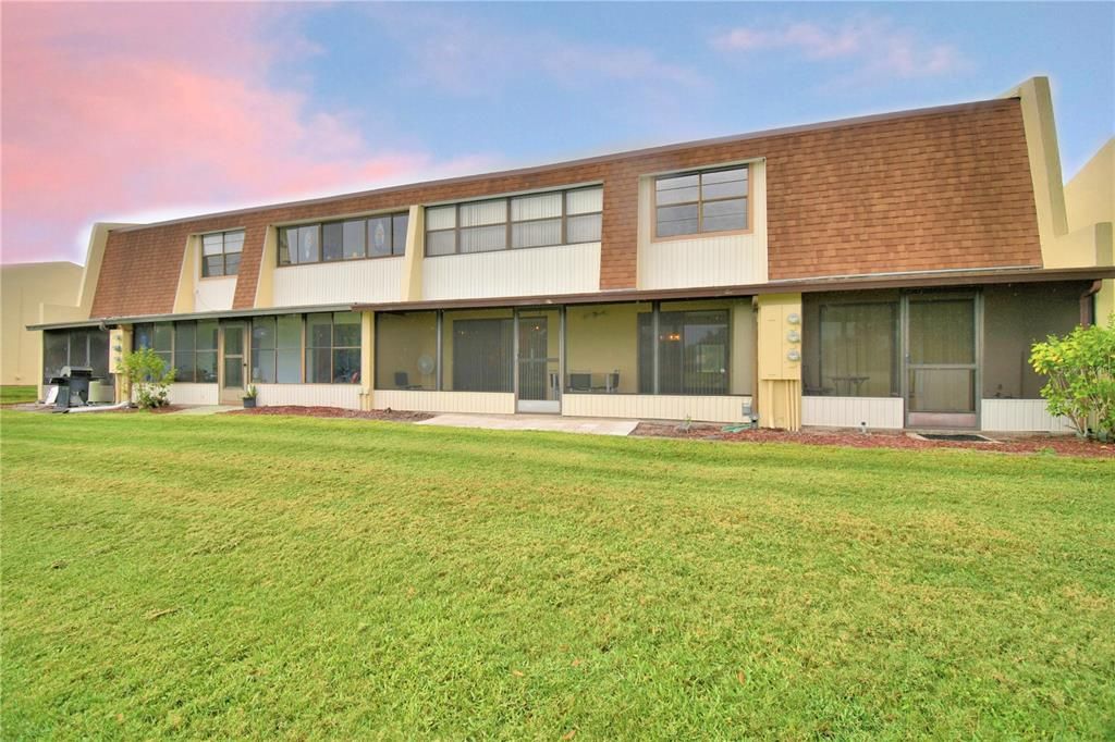 For Sale: $130,000 (2 beds, 2 baths, 812 Square Feet)