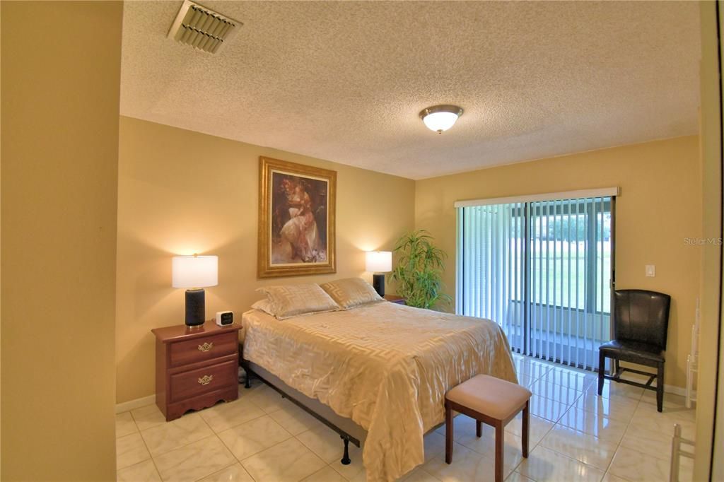 For Sale: $130,000 (2 beds, 2 baths, 812 Square Feet)