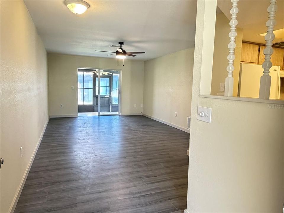 待售: $180,000 (2 贝兹, 2 浴室, 972 平方英尺)