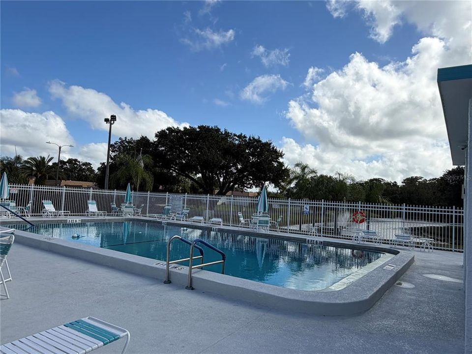 待售: $180,000 (2 贝兹, 2 浴室, 972 平方英尺)