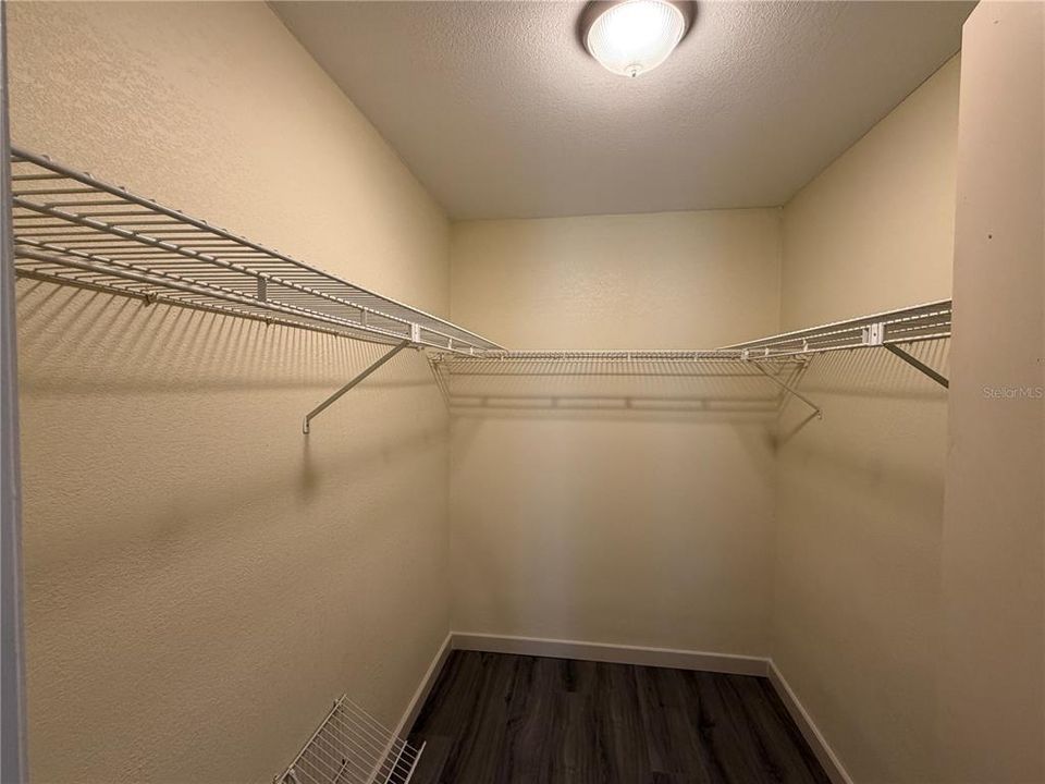 待售: $180,000 (2 贝兹, 2 浴室, 972 平方英尺)