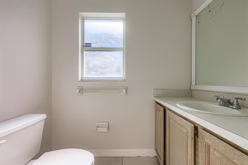 合同活跃: $575,000 (4 贝兹, 2 浴室, 2521 平方英尺)