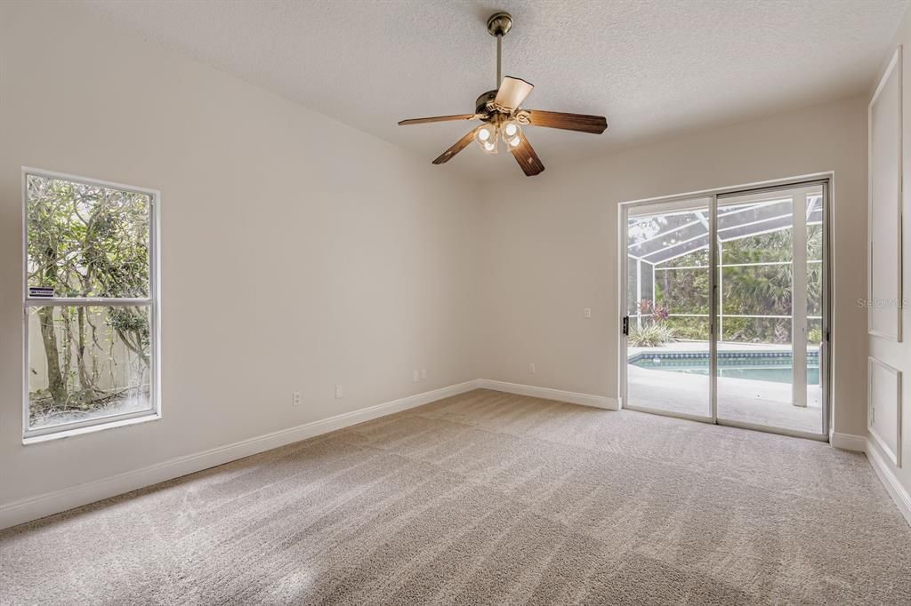 合同活跃: $575,000 (4 贝兹, 2 浴室, 2521 平方英尺)