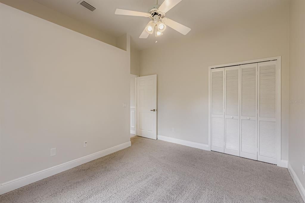 合同活跃: $575,000 (4 贝兹, 2 浴室, 2521 平方英尺)