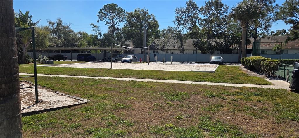 Под контрактом: $129,500 (1 спален, 1 ванн, 637 Квадратных фут)