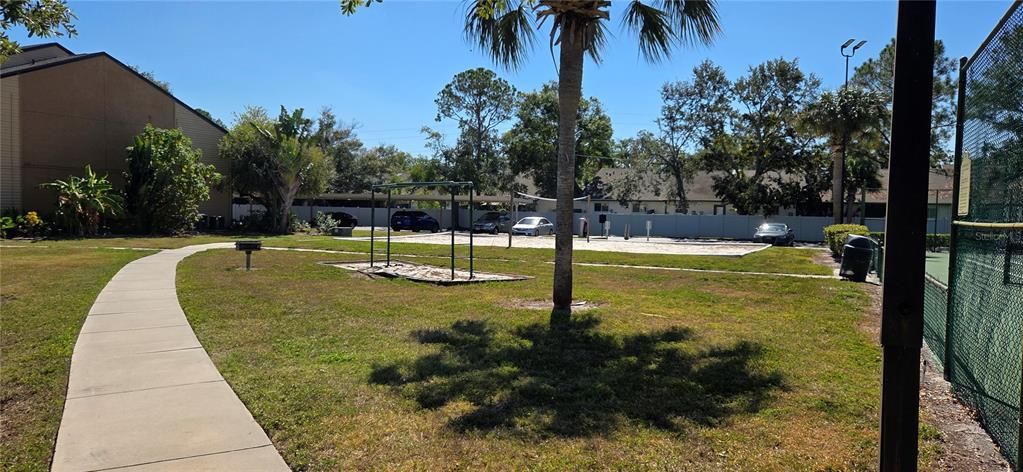 Под контрактом: $129,500 (1 спален, 1 ванн, 637 Квадратных фут)