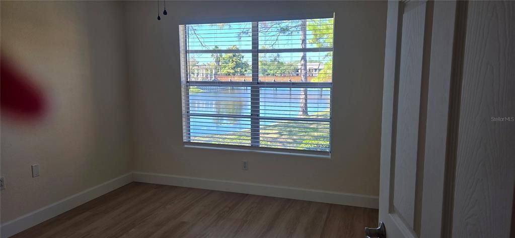 Под контрактом: $129,500 (1 спален, 1 ванн, 637 Квадратных фут)