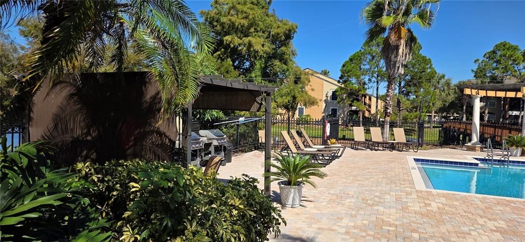 Под контрактом: $129,500 (1 спален, 1 ванн, 637 Квадратных фут)