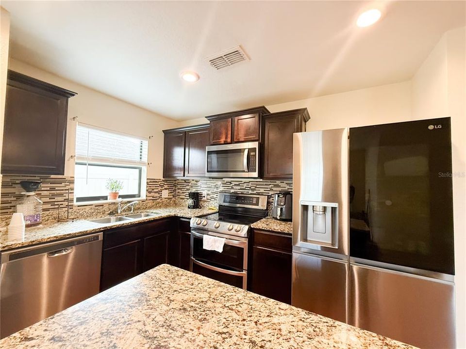 待售: $269,900 (3 贝兹, 2 浴室, 1383 平方英尺)