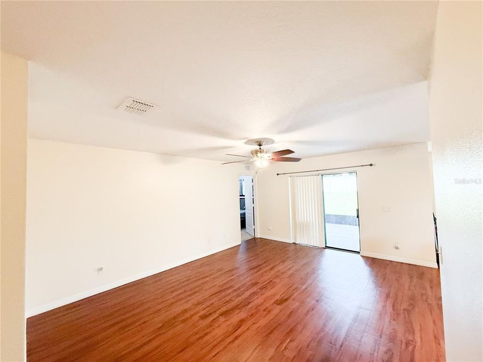 待售: $269,900 (3 贝兹, 2 浴室, 1383 平方英尺)