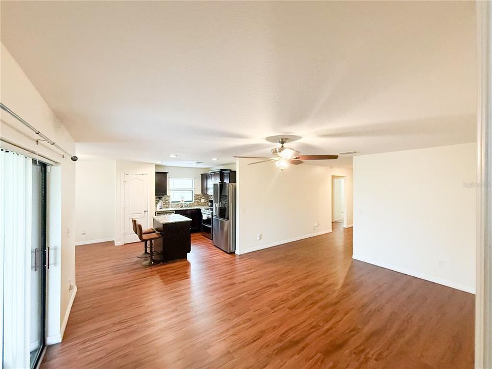 待售: $269,900 (3 贝兹, 2 浴室, 1383 平方英尺)