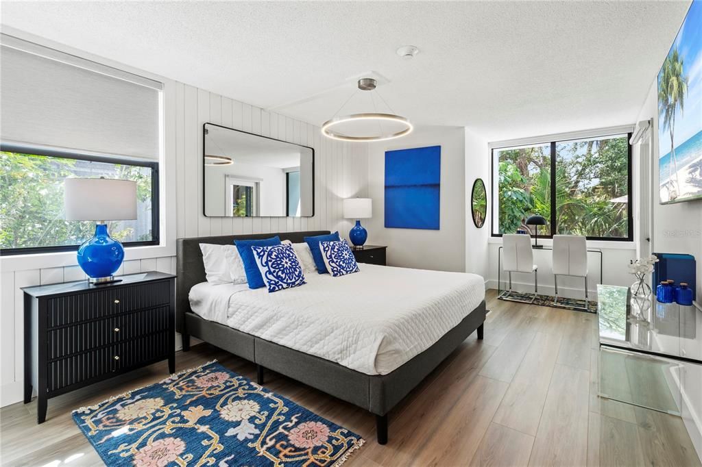 出租: $13,000 (2 贝兹, 2 浴室, 1260 平方英尺)