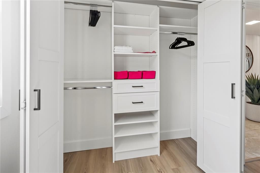 出租: $13,000 (2 贝兹, 2 浴室, 1260 平方英尺)