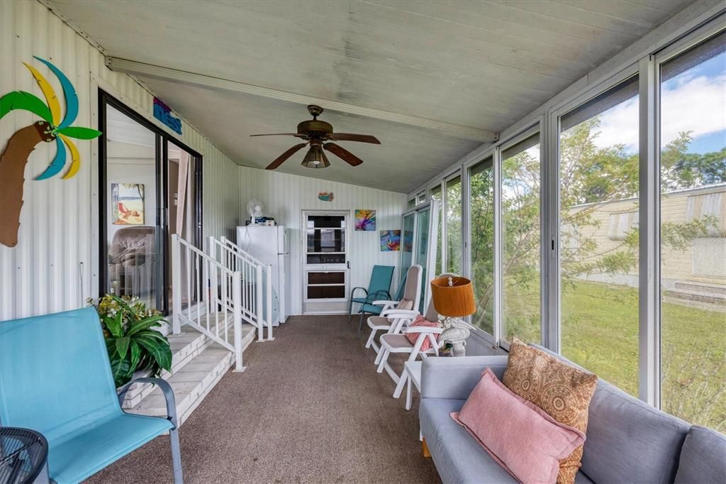 Active With Contract: $164,900 (3 beds, 2 baths, 903 Square Feet)