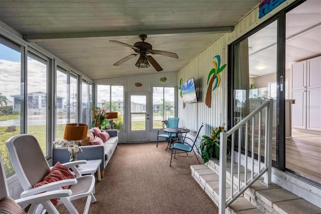 Active With Contract: $164,900 (3 beds, 2 baths, 903 Square Feet)