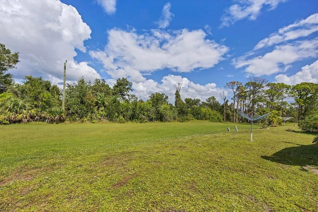 Active With Contract: $164,900 (3 beds, 2 baths, 903 Square Feet)