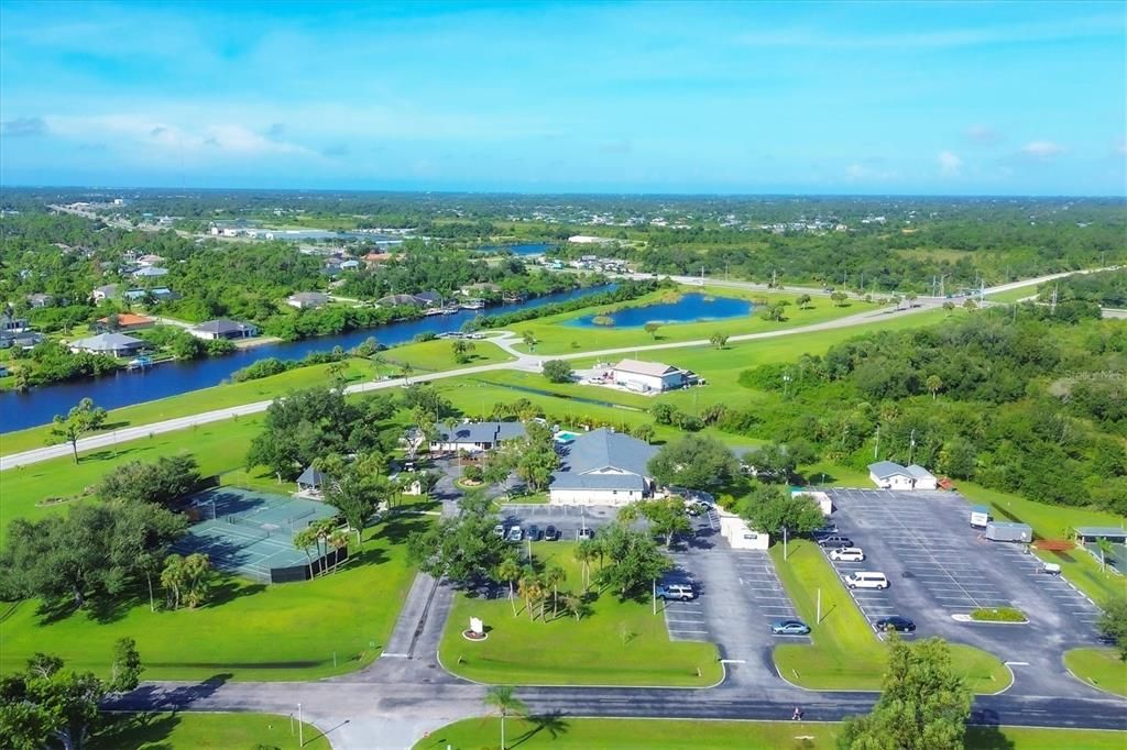 Active With Contract: $164,900 (3 beds, 2 baths, 903 Square Feet)