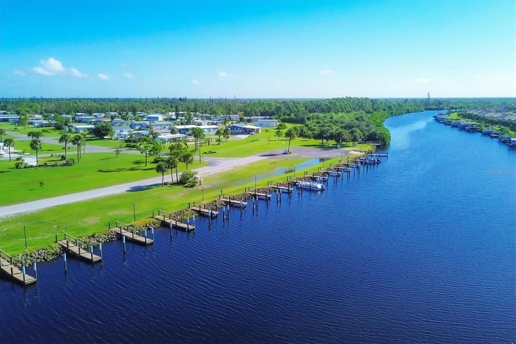 Active With Contract: $164,900 (3 beds, 2 baths, 903 Square Feet)