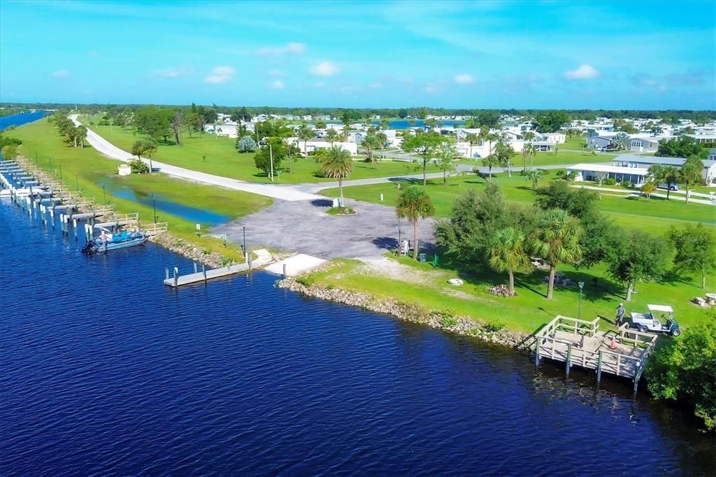 Active With Contract: $164,900 (3 beds, 2 baths, 903 Square Feet)