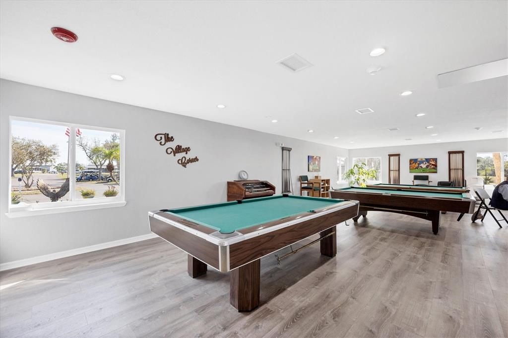 Active With Contract: $164,900 (3 beds, 2 baths, 903 Square Feet)