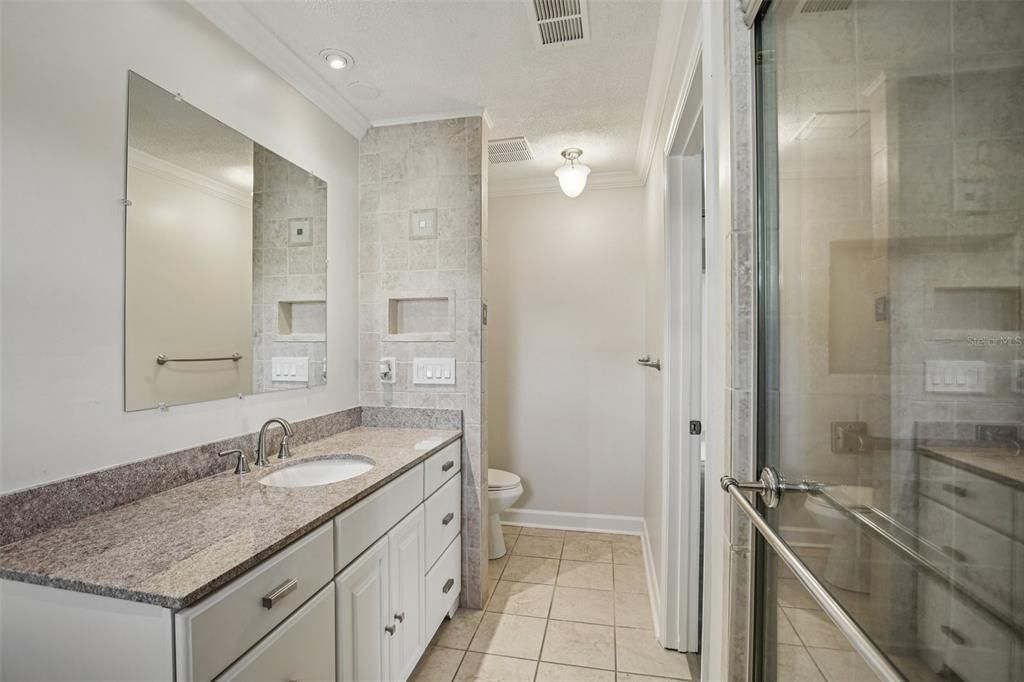 For Sale: $379,999 (2 beds, 2 baths, 1961 Square Feet)