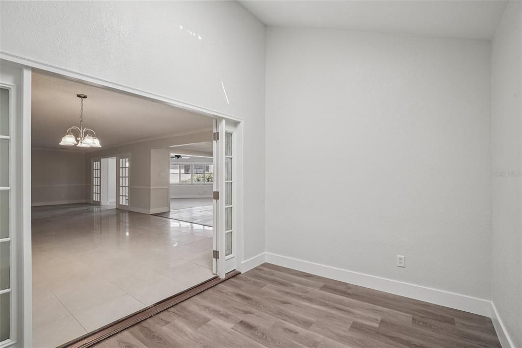 For Sale: $379,999 (2 beds, 2 baths, 1961 Square Feet)