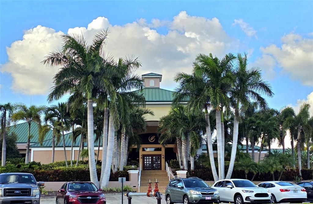 For Sale: $379,999 (2 beds, 2 baths, 1961 Square Feet)