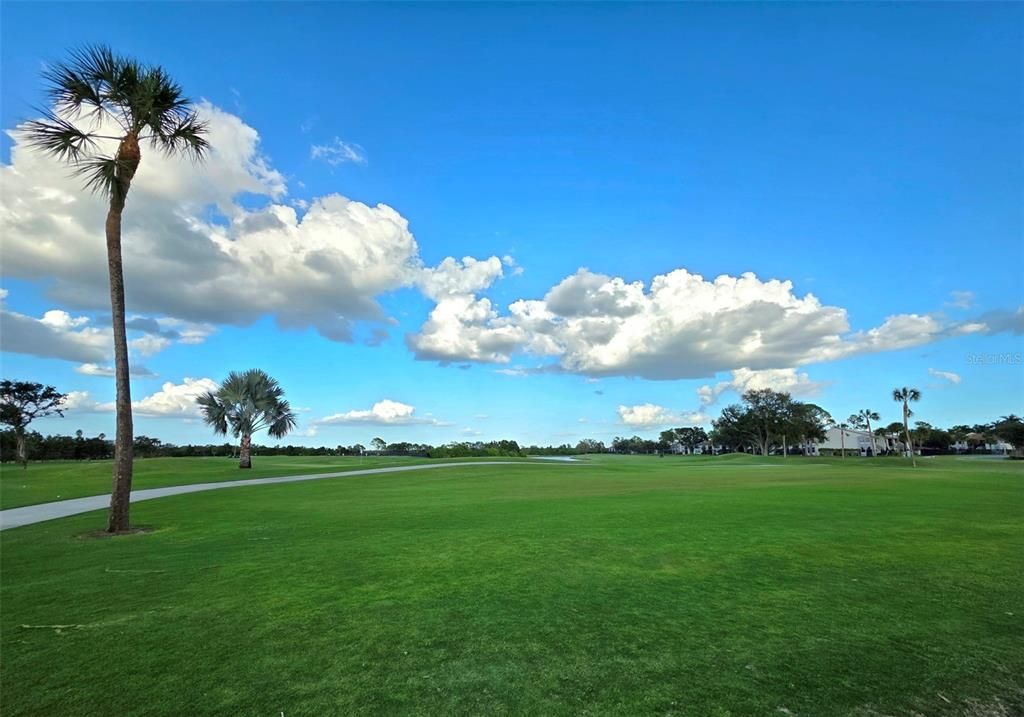 For Sale: $379,999 (2 beds, 2 baths, 1961 Square Feet)