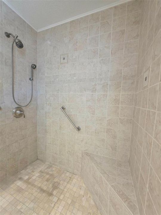 For Sale: $379,999 (2 beds, 2 baths, 1961 Square Feet)