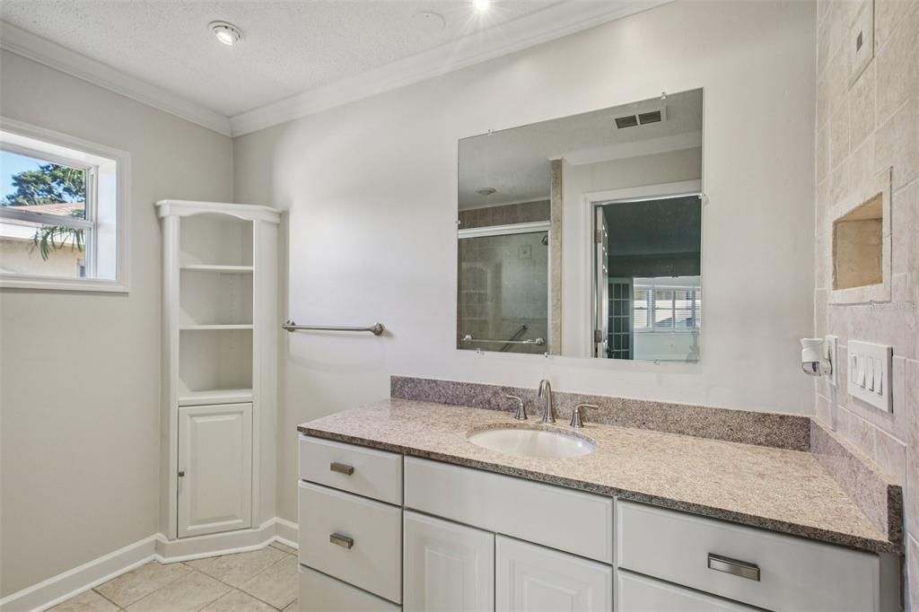 For Sale: $379,999 (2 beds, 2 baths, 1961 Square Feet)