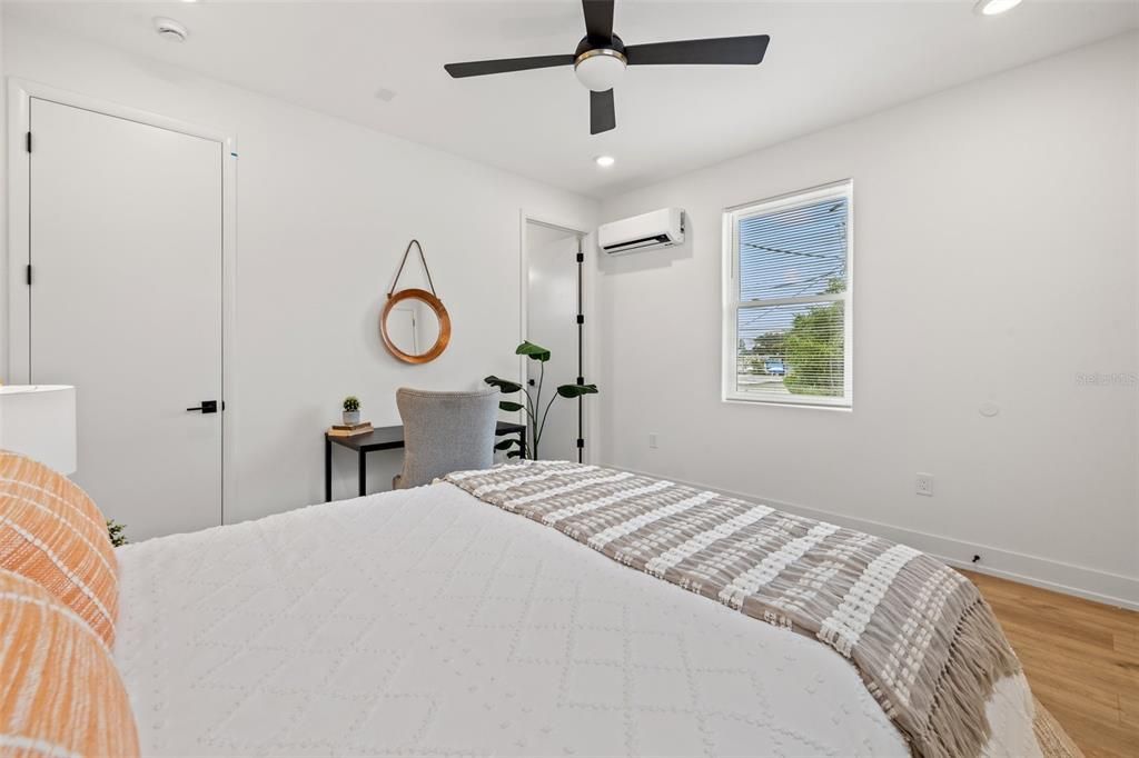 Activo con contrato: $795,000 (3 camas, 3 baños, 2028 Pies cuadrados)