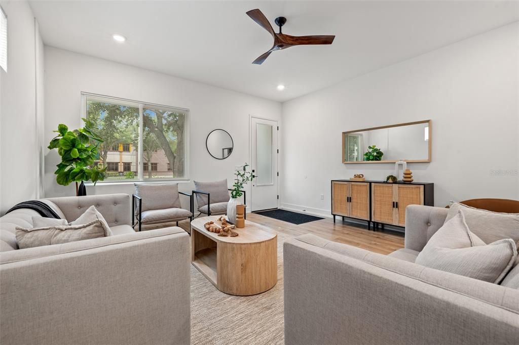 Activo con contrato: $795,000 (3 camas, 3 baños, 2028 Pies cuadrados)