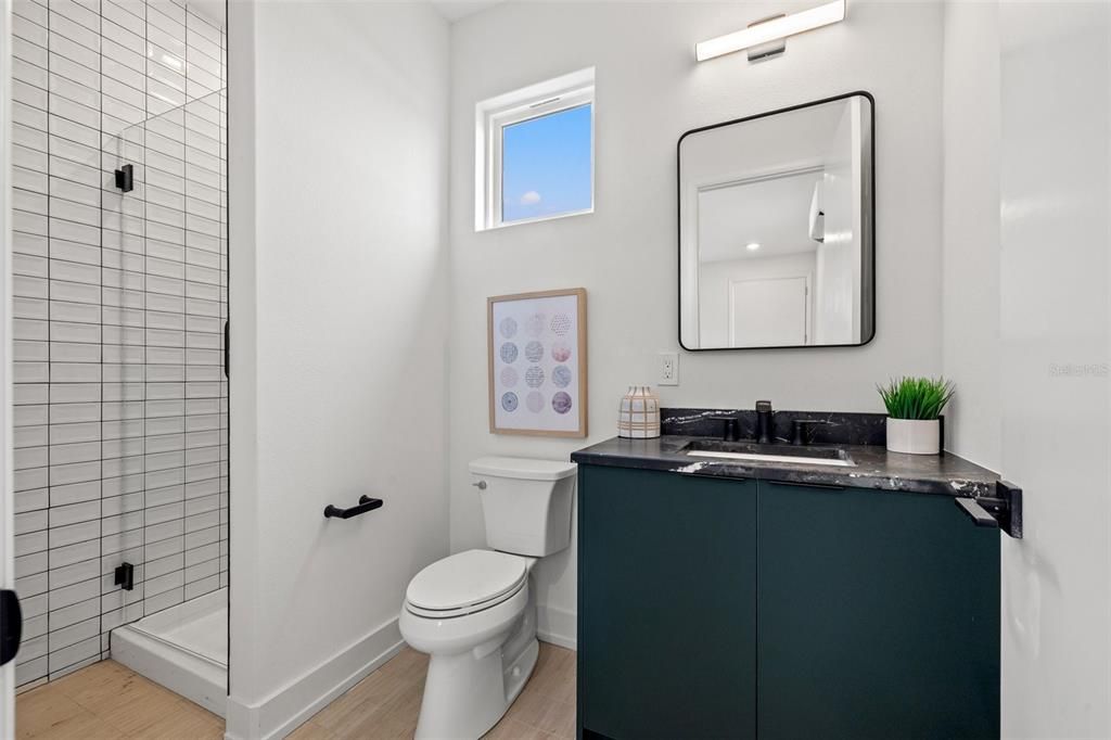 Activo con contrato: $795,000 (3 camas, 3 baños, 2028 Pies cuadrados)