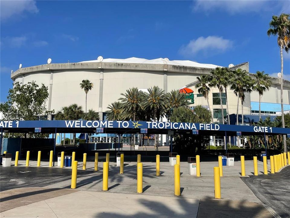 Activo con contrato: $795,000 (3 camas, 3 baños, 2028 Pies cuadrados)